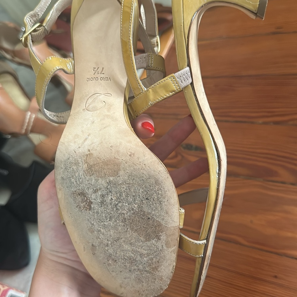 Delmen Heels - Picture 2 of 3